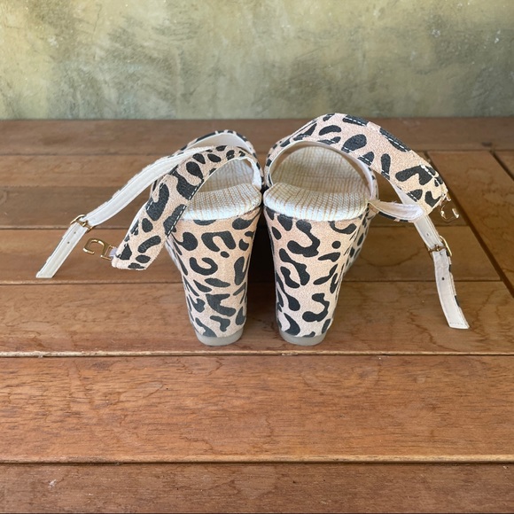 Adorable Leopard Print Wedges NWOT - Picture 3 of 5
